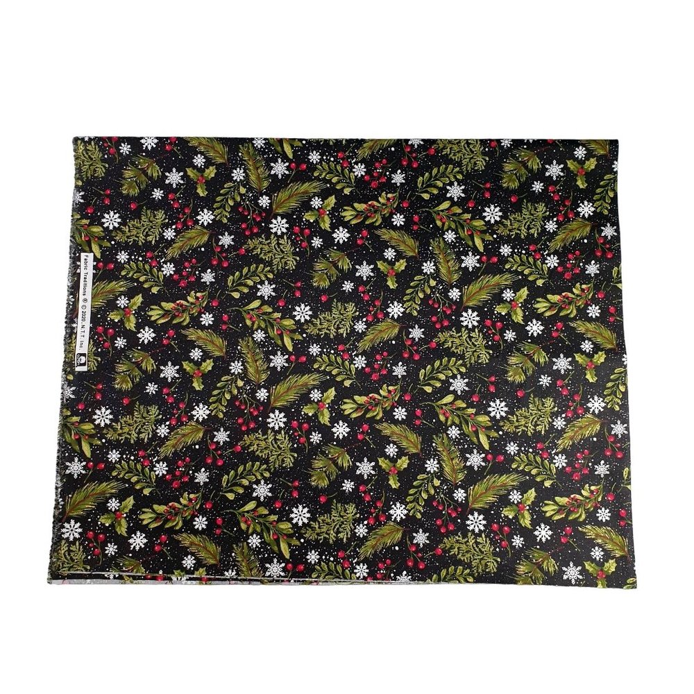 Fabric Traditions 2020 Fat Quarter Christmas Fabric 100% Cotton 18" x 21" Cut